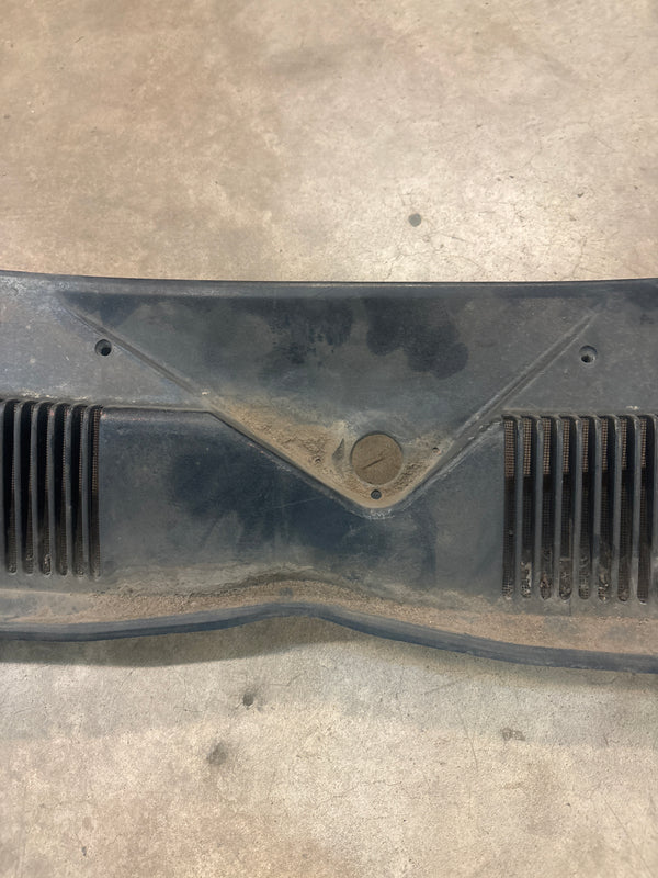 Hood Cowl Vent for Jeep Grand Cherokee ZJ (93-94) 55035947