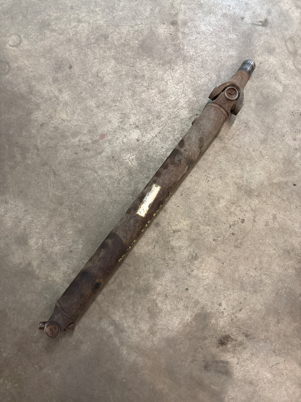 52098814AB 33 5/8” Rear Drive / Prop Shaft for Jeep Cherokee XJ (96-01) 8.25 Axle.