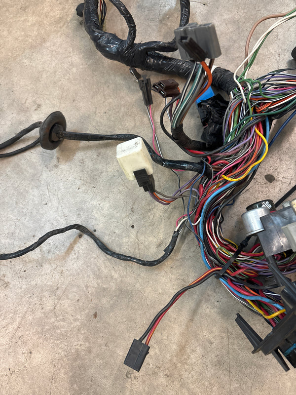 56002890 Instrument Panel Wire Harness for Jeep Grand Wagoneer SJ (88)