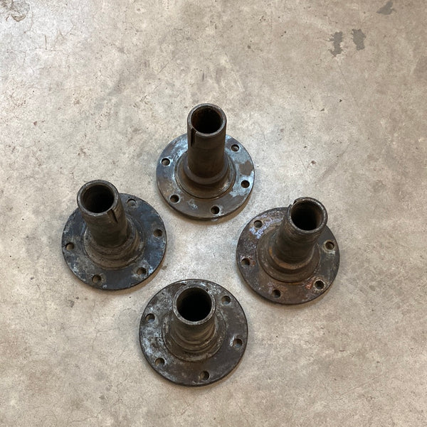940775 Dana 25 / 27 (CJ, M38, Willys 41-71) Wheel Bearing Spindle