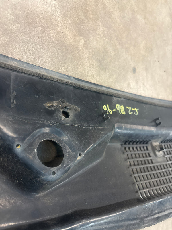 Hood Cowl Vent for Jeep Grand Cherokee ZJ (96-98) 55115794