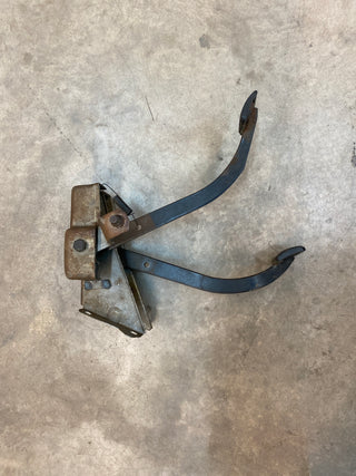 Clutch / Brake Pedal Bracket Assembly for XJ, MJ Jeep 84-90