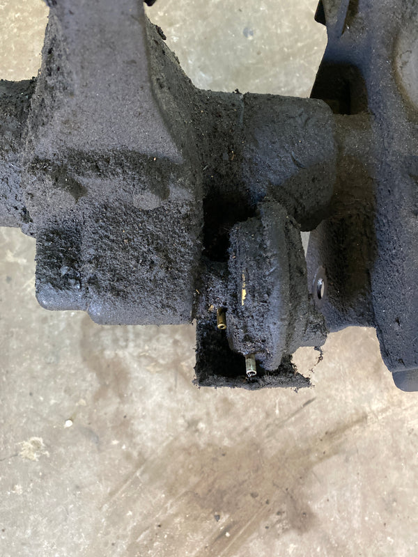 Dana 30 Complete 3.54 Axle Housing Jeep Cherokee XJ (86-89) Vacuum Disconnect