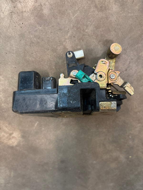 55394937AG DS Front Door Latch Jeep Grand Cherokee WK (05-10)