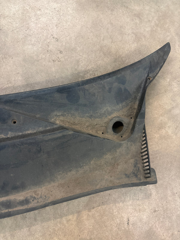 Hood Cowl Vent for Jeep Grand Cherokee ZJ (93-94) 55035947