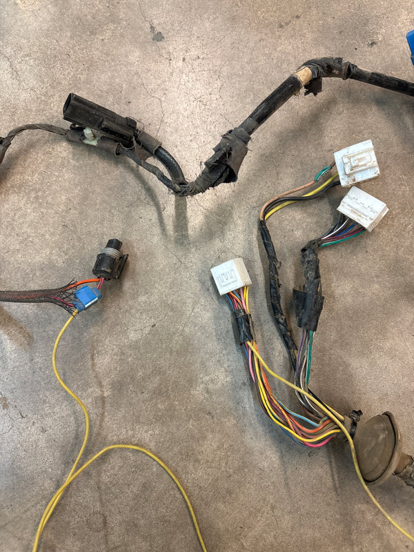 56009821AE 98-01 Cherokee XJ Driver Left Front Door Wire Harness (REPAIRED)