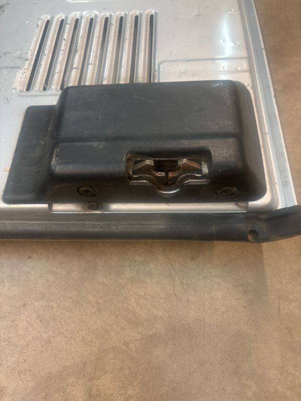 Jeep Wrangler TJ 03-06 Vented Rear Tailgate - Bright Silver (PS8)