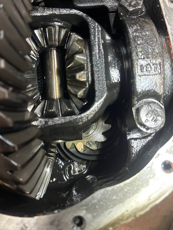 Dana 44 Rear Complete Axle Housing 3.31 Grand Wagoneer (86-91)
