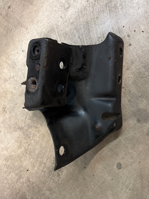 52002603 DS Engine Mount Bracket for Cherokee XJ 87-01