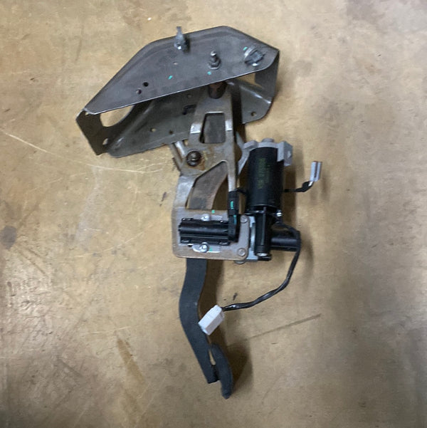 52089242 Brake Pedal Assembly for 05-10 WK Jeep Grand Cherokee