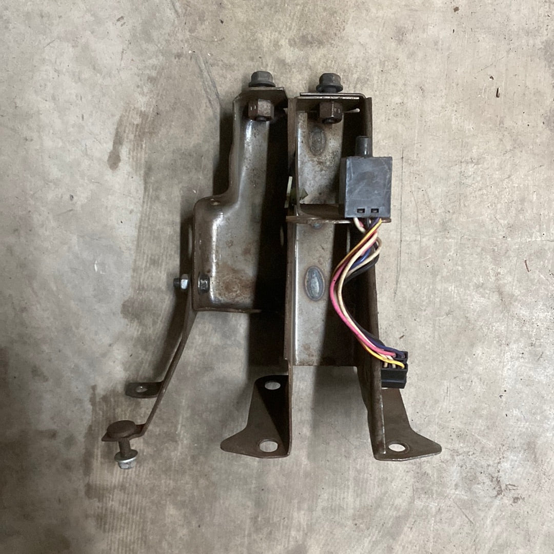 Clutch / Brake Pedal Bracket for XJ Jeep 9196 FN Jeep