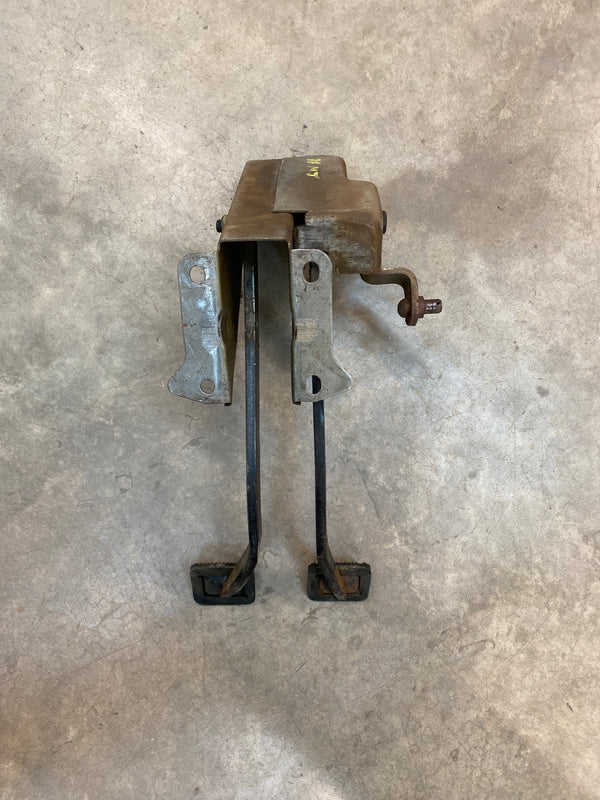 Clutch / Brake Pedal Bracket Assembly for XJ, MJ Jeep 84-90