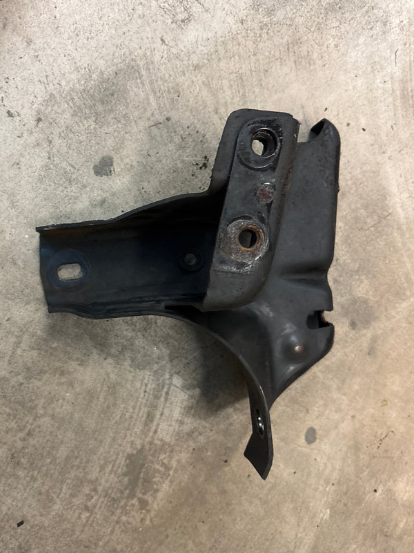 52002603 DS Engine Mount Bracket for Cherokee XJ 87-01