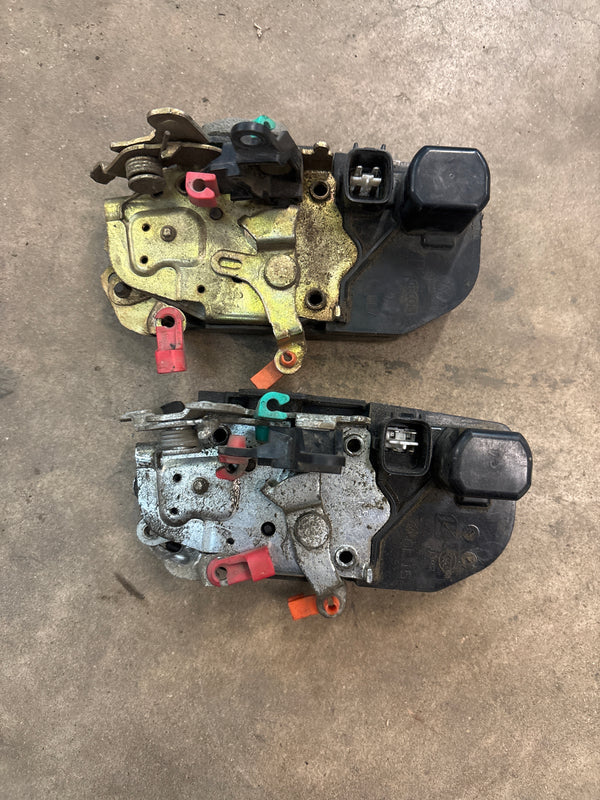 55363473AG DS Front Door Latch Jeep Grand Cherokee WJ (99-04)