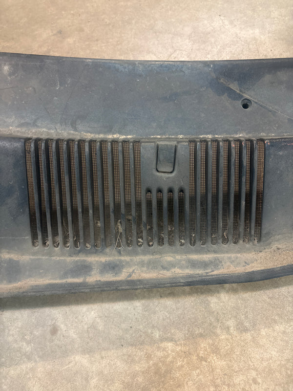 Hood Cowl Vent for Jeep Grand Cherokee ZJ (93-94) 55035947