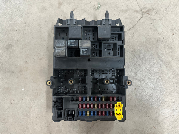 56038406AJ Grand Cherokee WJ 99-04 Body Control Module Fuse / Relay Box