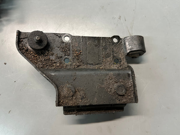52003925 Manual Transmission Mount Jeep Wrangler YJ (91-95) with AX15