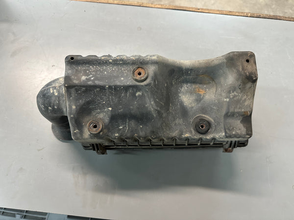 04797776 Jeep Wrangler TJ 97-04 4.0L 2.5L Air Filter Box