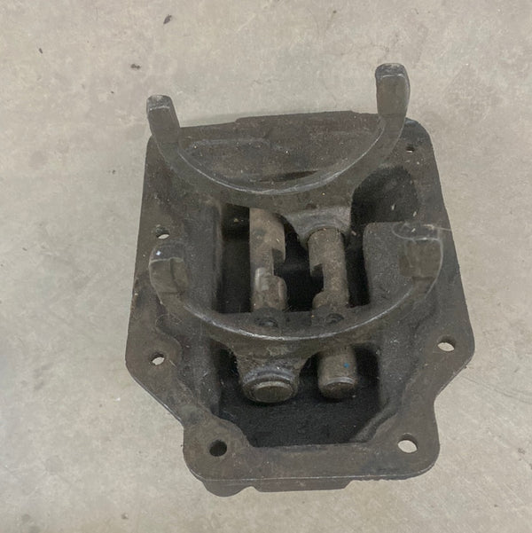 2603357 CJ5 CJ7 (76-79) T150 Transmission Top Cover & Shift Forks