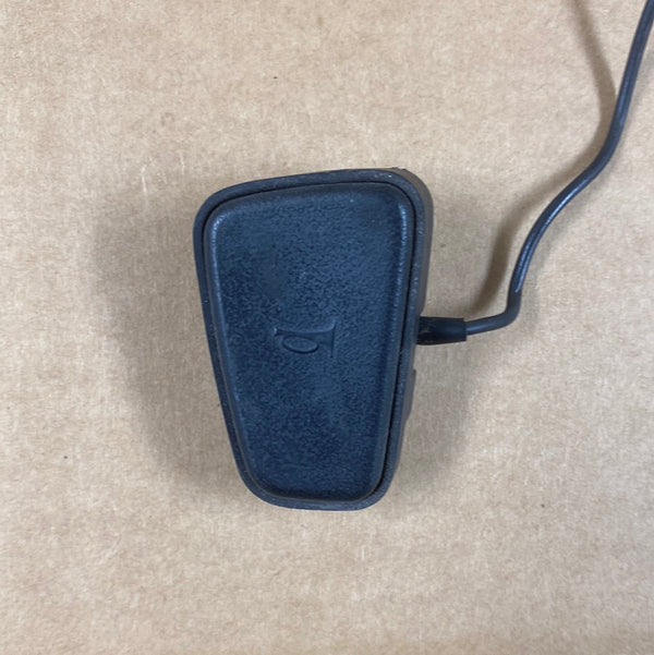 4762818 Horn Button / Switch for Jeep XJ, ZJ (93-96)