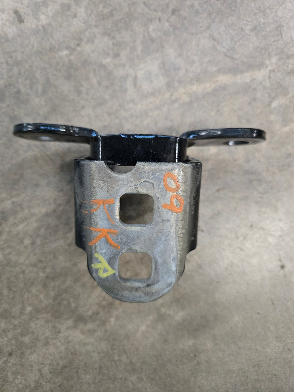 5074256AB Door Hinge PS Upper Jeep MK WK (07-07)