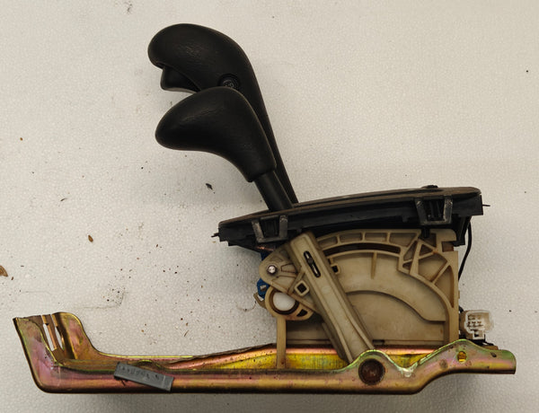 52104374AA Shifter Housing for Jeep Grand Cherokee WJ (99-00)