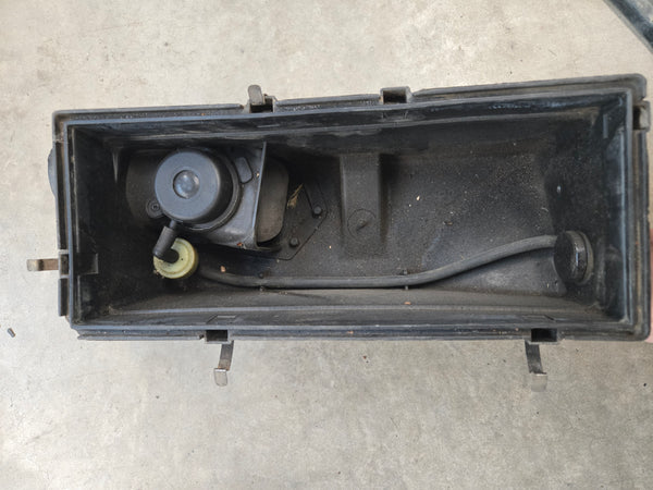 53002172 Jeep Wrangler 2.5L Air Filter Box MJ XJ (86)