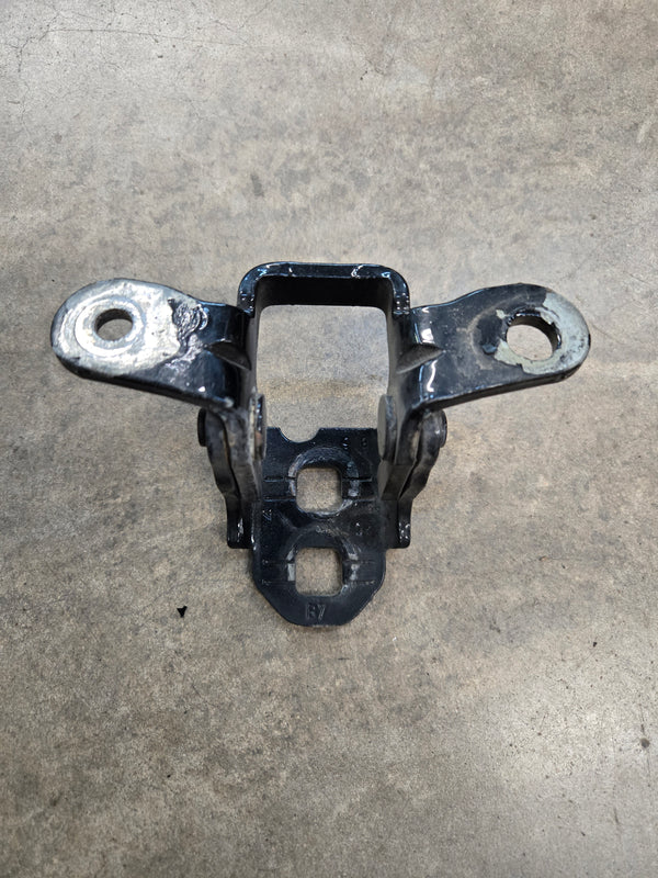 5074257AB Door Hinge DS Upper Jeep MK WK (07-07)