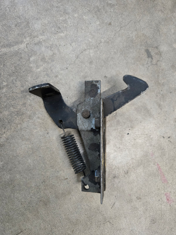 55074952 Hood Safety Catch for Jeep Wrangler YJ (76-95)