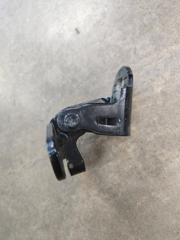 5074256AB Door Hinge PS Upper Jeep MK WK (07-07)