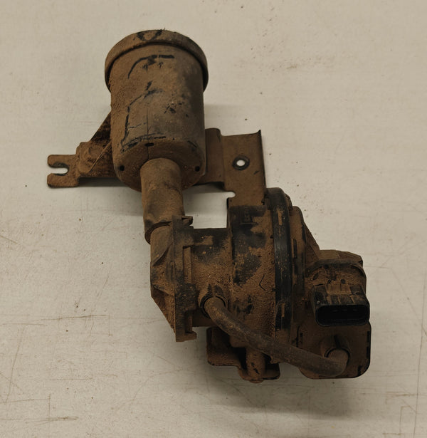 53013003AA EVAP Leak Detection Pump Assembly for Jeep Grand Cherokee WJ 99-01