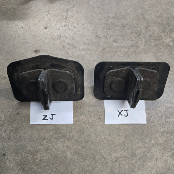 55296077 Liftgate Latch Striker for Jeep Cherokee XJ / ZJ (94-01)