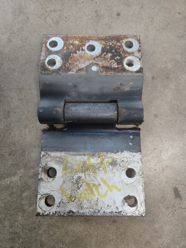 J5751937 Tailgate Hinge Jeep Wagoneer SJ (84-91)