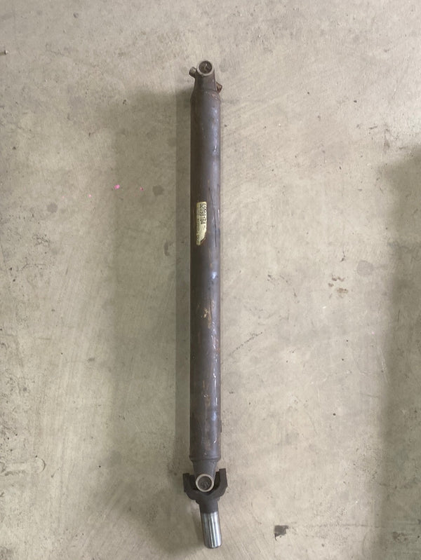52098164  33 1/2” Rear Drive / Prop Shaft for Various Jeep Grand Cherokee (94-96)
