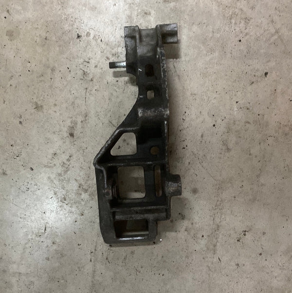 53000546 Alternator and Smog Pump Bracket for Jeep 2.8L