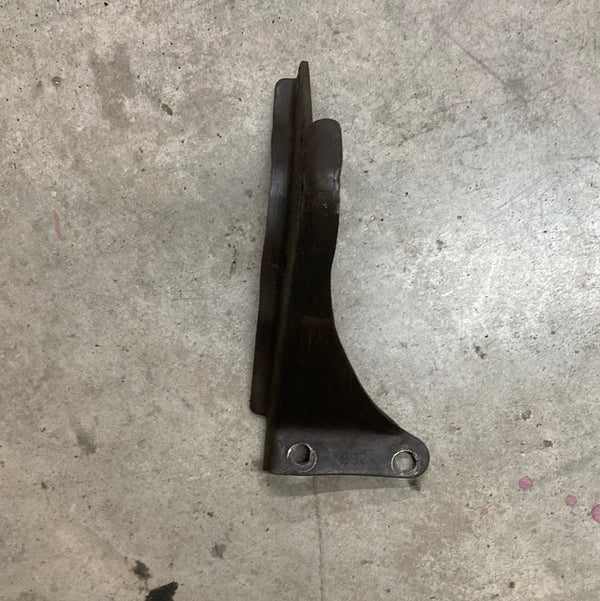 3238661 P/S Rear Bracket for Jeep CJ, XJ, YJ (76-90)
