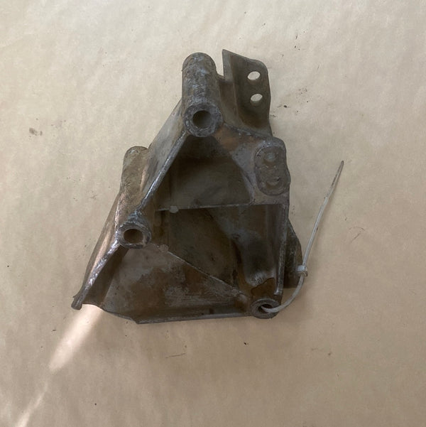 1378367 DAMAGED P/S Pump Bracket for Jeepster Commando F17