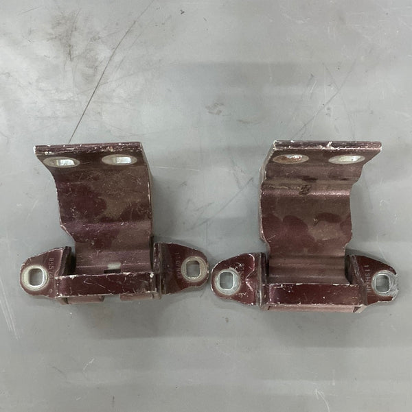 52850558AB / 52850559AB Jeep Liberty KJ (02-07) Liftgate Hinge SET