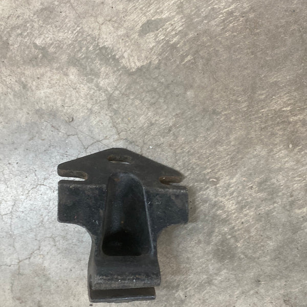 5452032 Seat Bracket for Jeep Wagoneer FSJ (71-91), Cherokee SJ (74-83)
