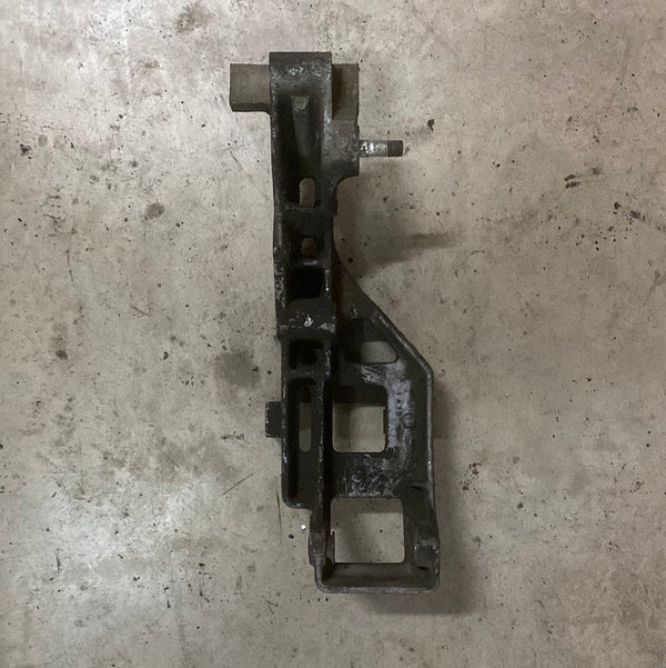 53000546 Alternator and Smog Pump Bracket for Jeep 2.8L