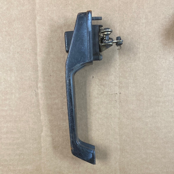 55024927 DS Black Metal Door Handle for Cherokee XJ (84-01)
