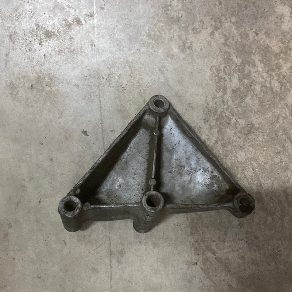 1378150 P/S Pump Bracket for Jeep J-Series (69-71)