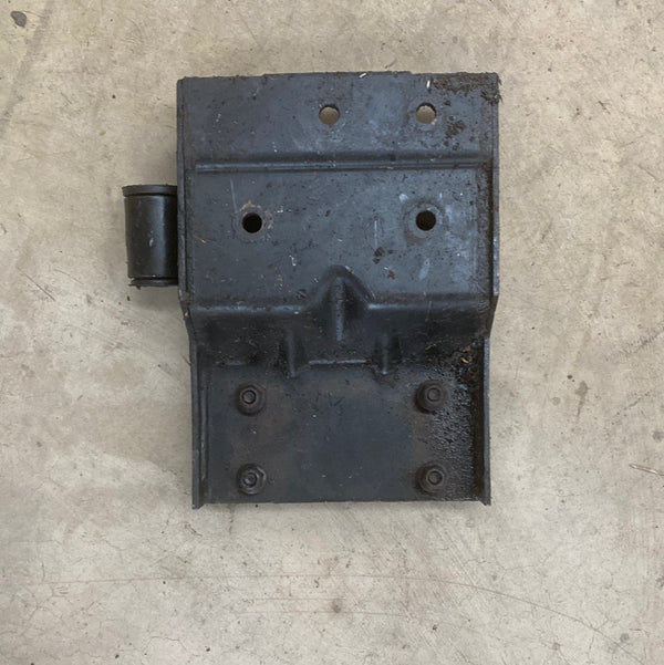 52058618 AX5 Transmission Mount Bracket Plate Wrangler TJ 2.5 (97-02)