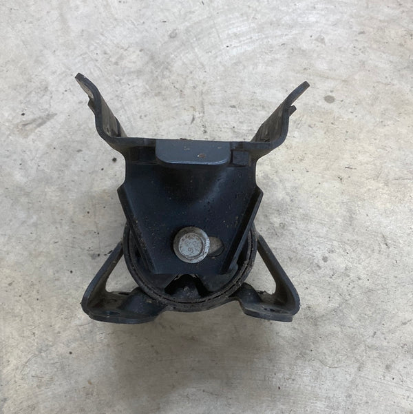 52068992 Transmission Mount Bracket Grand Cherokee WJ (99-04)