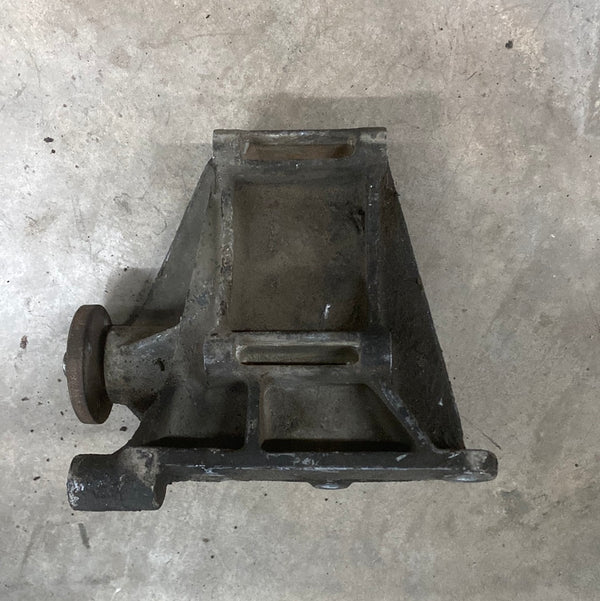 53002902 Fan/Idler and A/C Compressor Mounting Bracket for Jeep XJ (87-90)