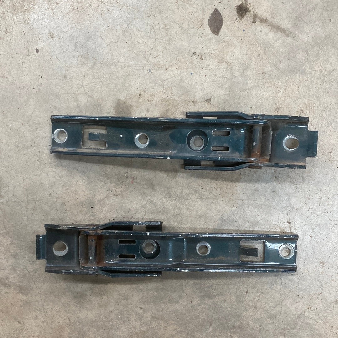 55395194 Wrangler TJ (0306) Tailgate Hinge SET FN Jeep